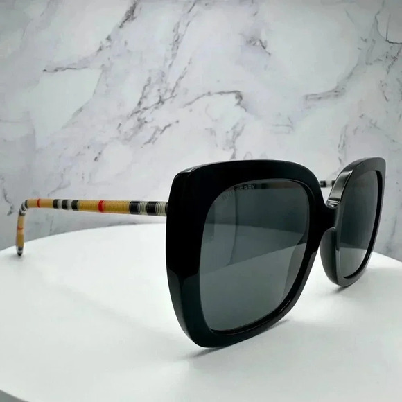 Burberry Sunglasses Black Square Cat Eye Checkered Arm Italy Authentic 54-20-140 - Picture 1 of 16